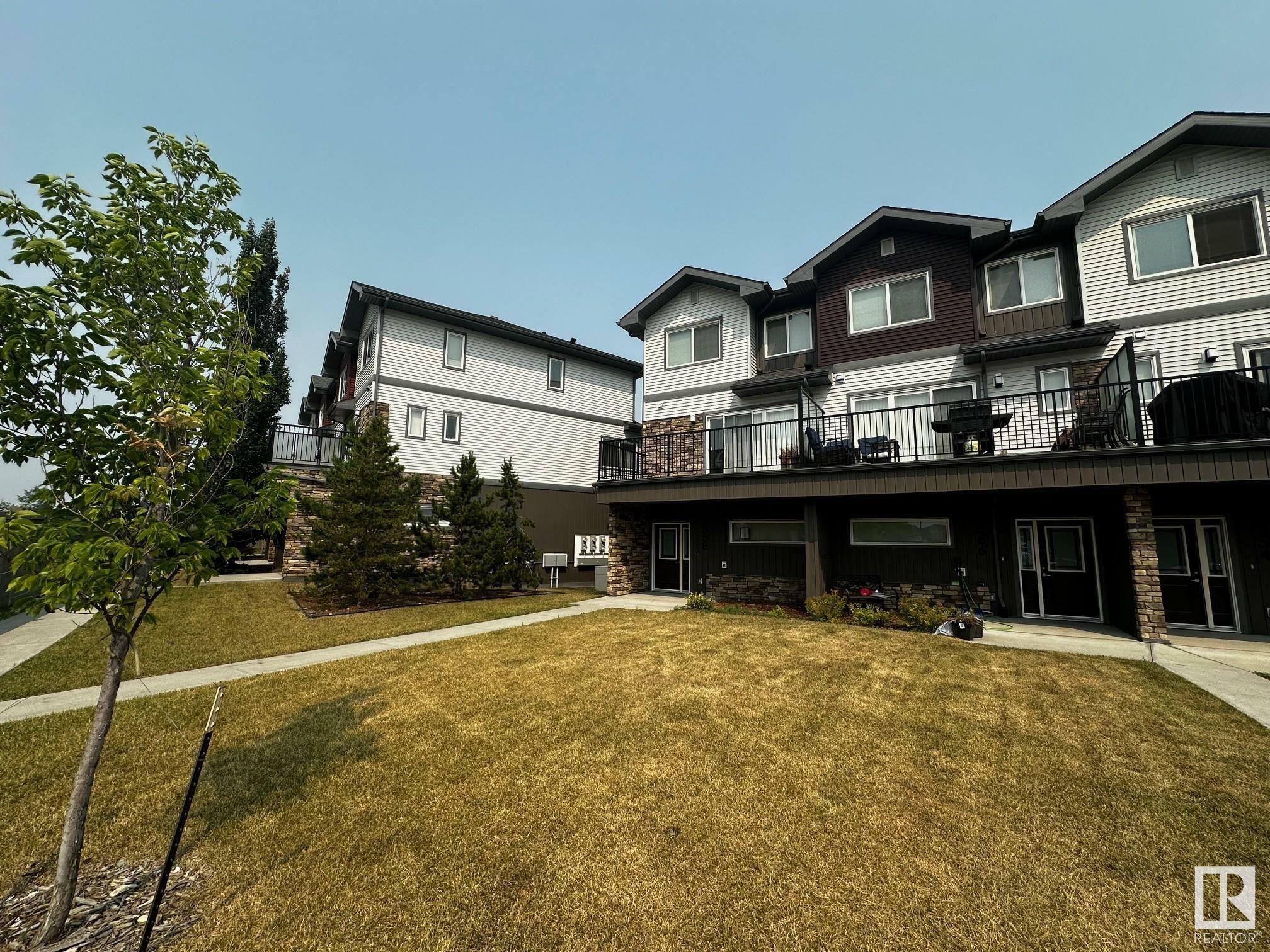 Photo de la propriété:  3358 15A Avenue NW  AB T6T 0Y1 