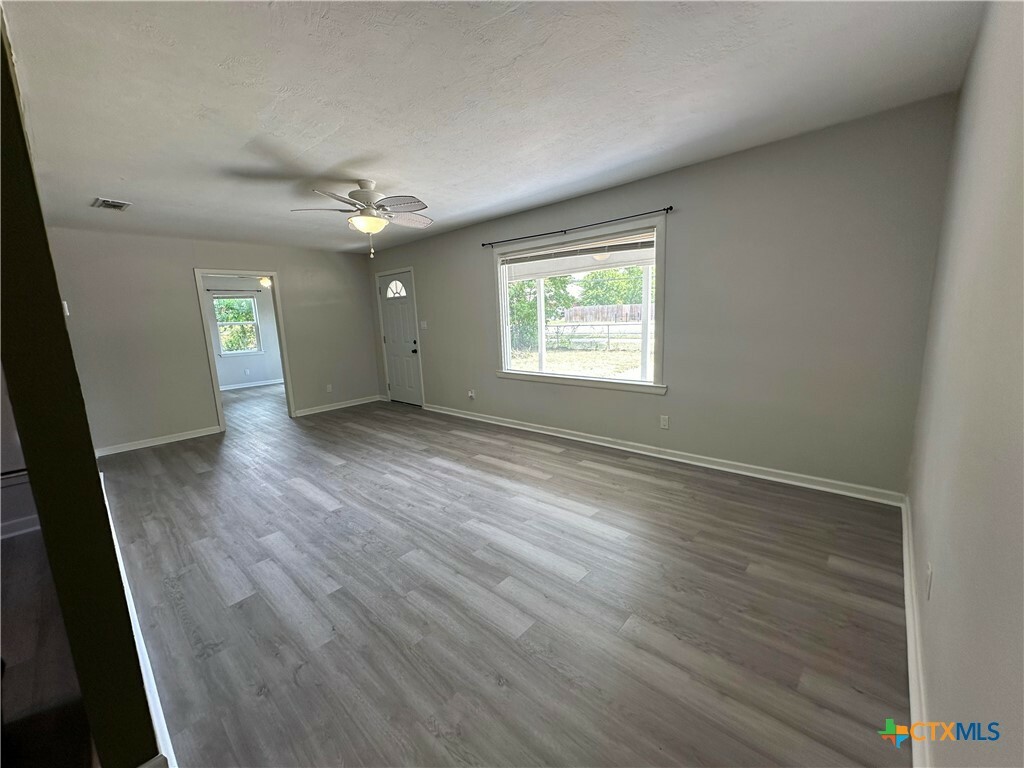 Property Photo:  602 W Avenue B  TX 76522 