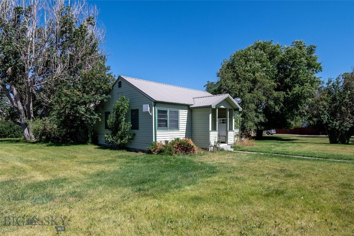 Property Photo: 118 W 8th MT 59011