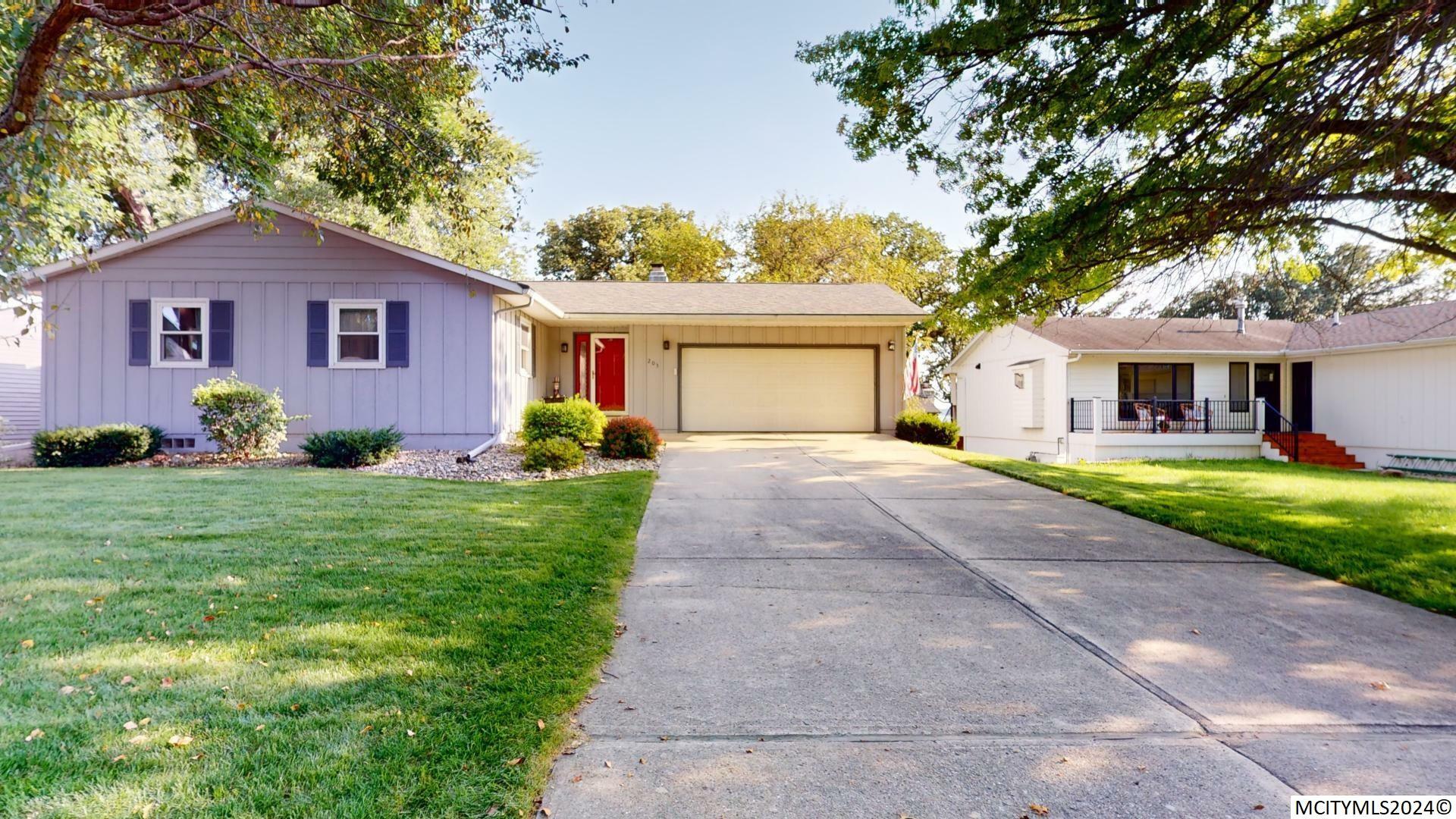 Property Photo:  203 Orchard Lane  IA 50428 