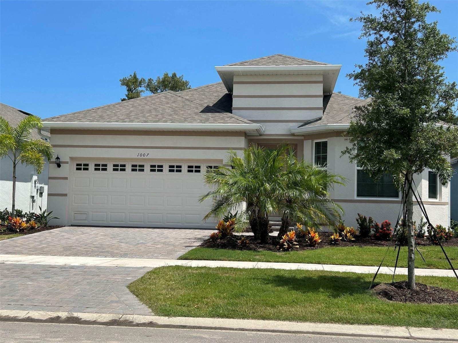 Property Photo:  1007 Signet Drive  FL 33572 