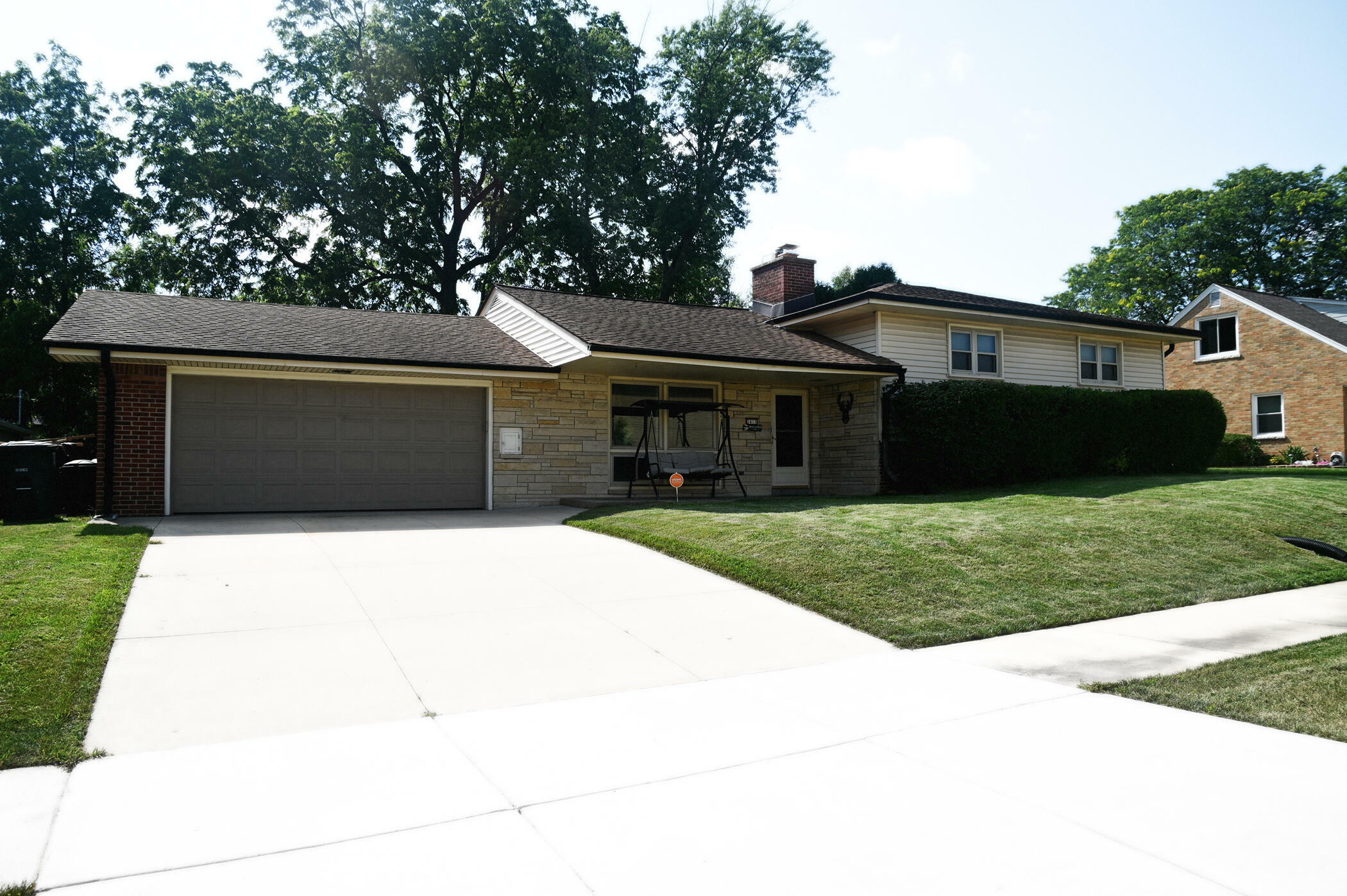 2411 N 113 St  Wauwatosa WI 53226 photo