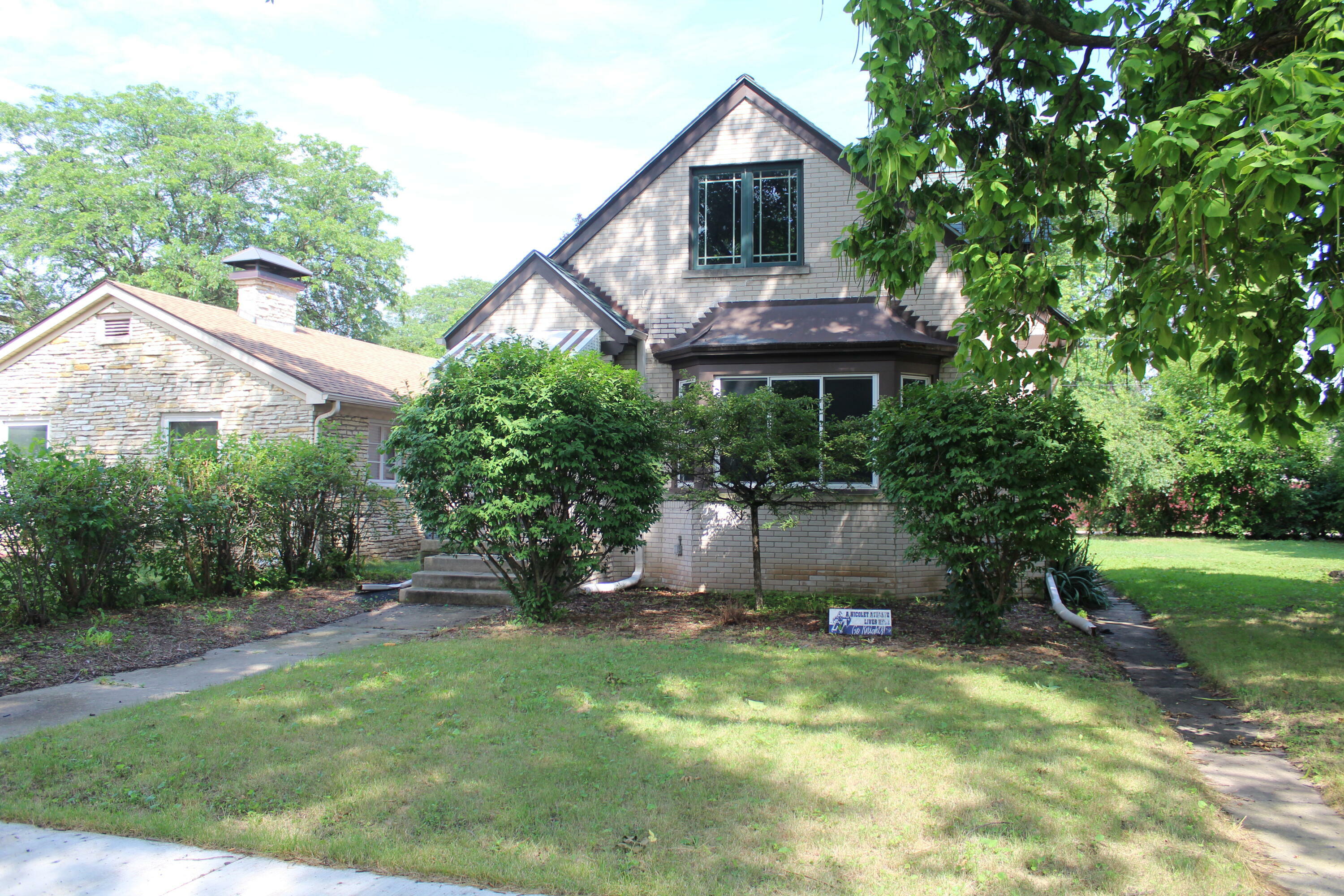 Property Photo:  5626 N Crestwood Blvd  WI 53209 