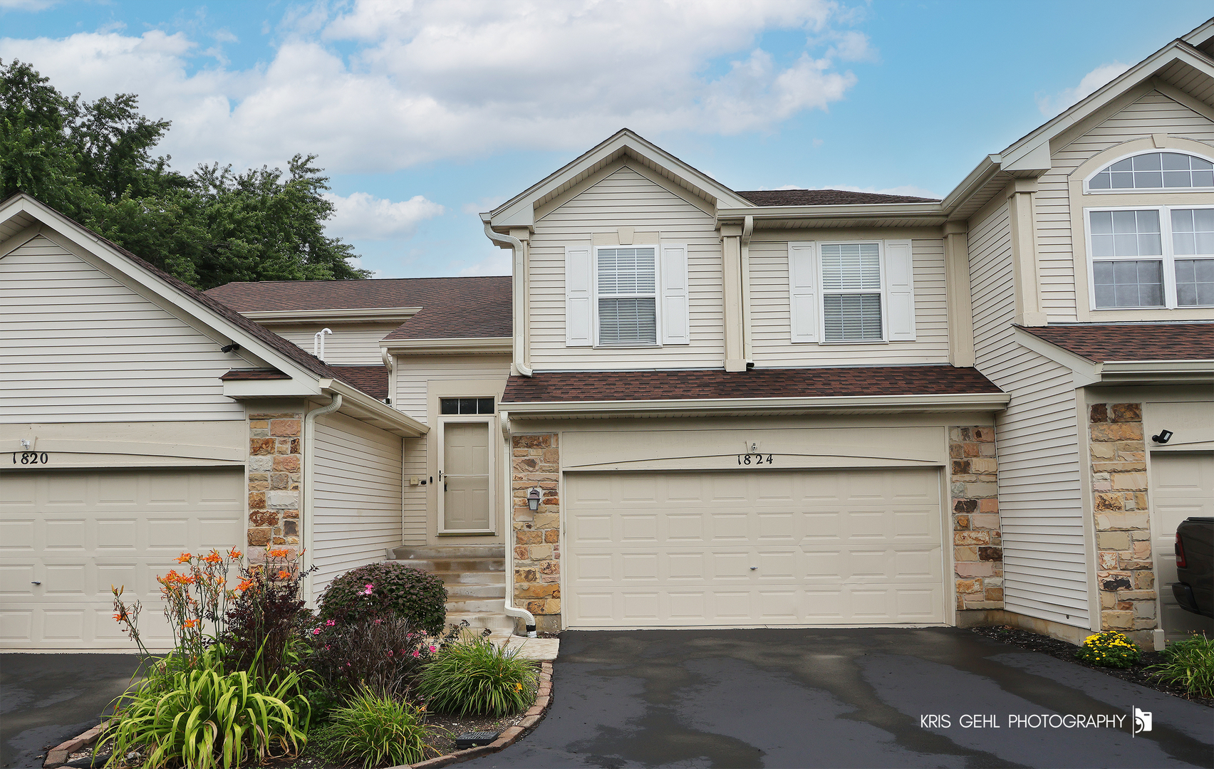 Property Photo: 1824 Maplewood Court 1824 IL 60030