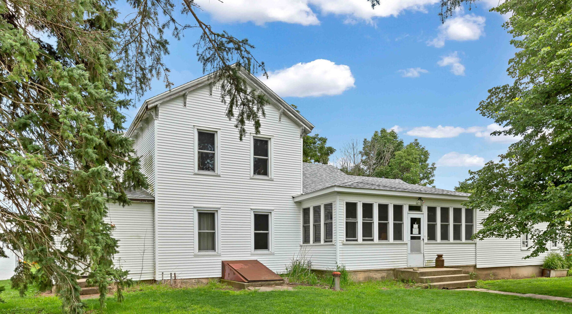 Property Photo: 20105 Oak Grove Road IL 60033