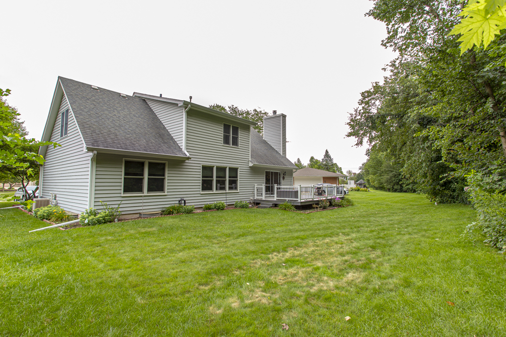 Property Photo:  40 Briargate Circle  IL 60554 