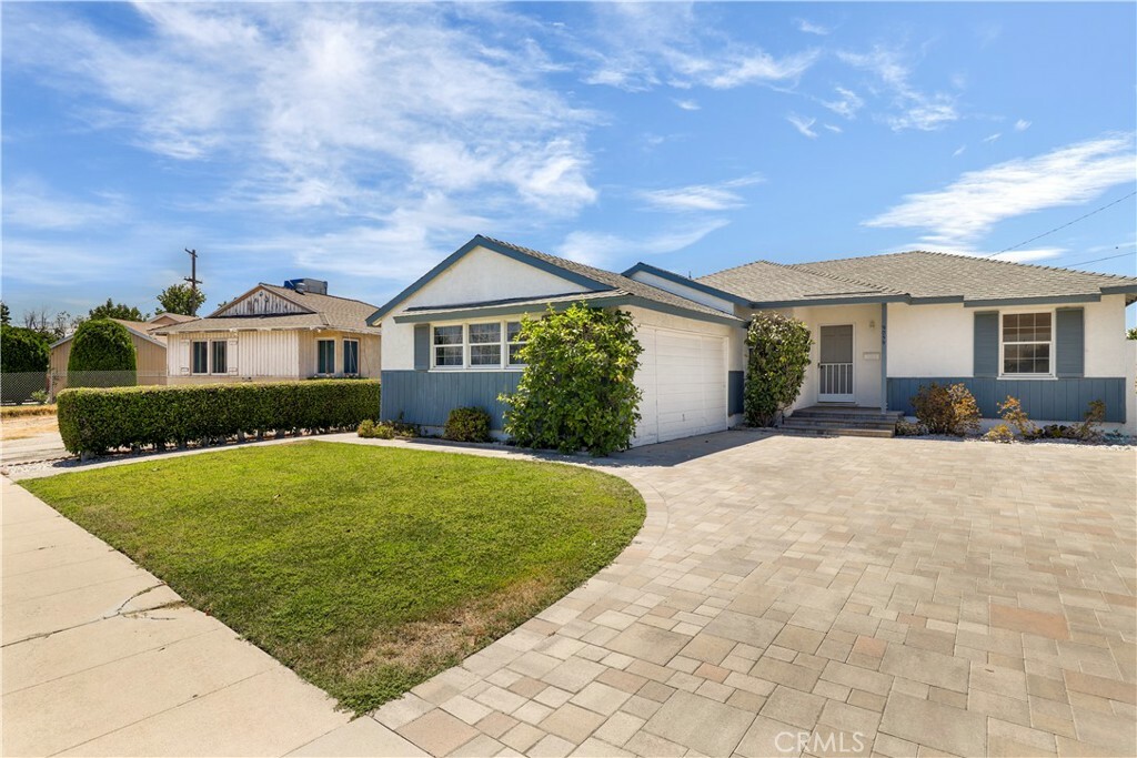 Property Photo:  9059 Vena Avenue  CA 91331 