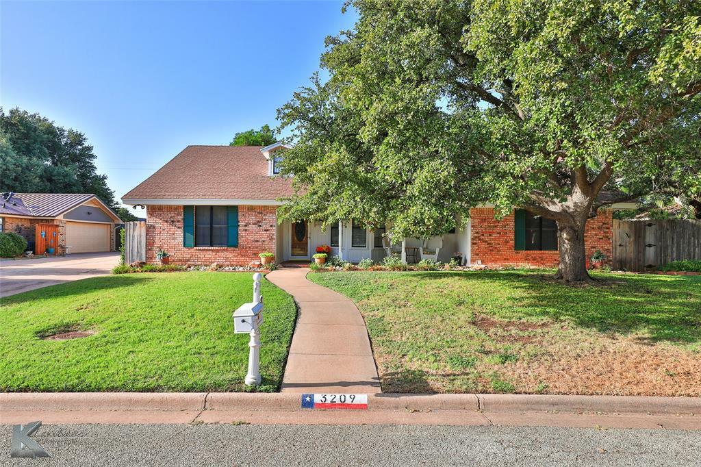 Property Photo:  3209 Woodlake Drive  TX 79606 