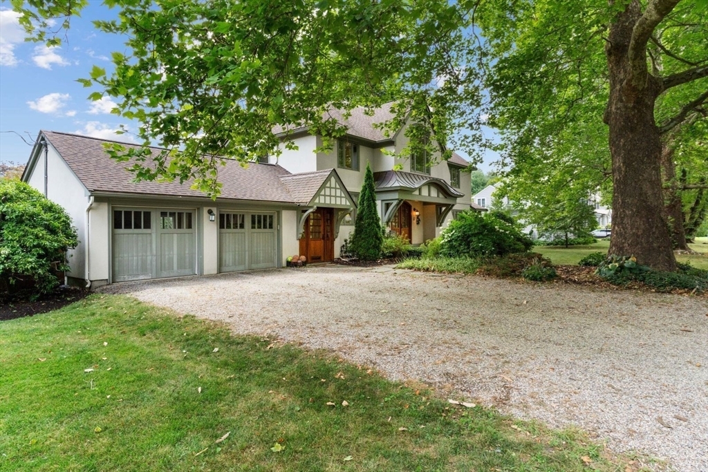 Property Photo: 17 Franklin Rd MA 02420