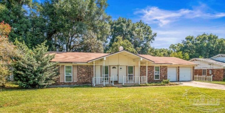 4850 Balmoral Dr  Pensacola FL 32504 photo