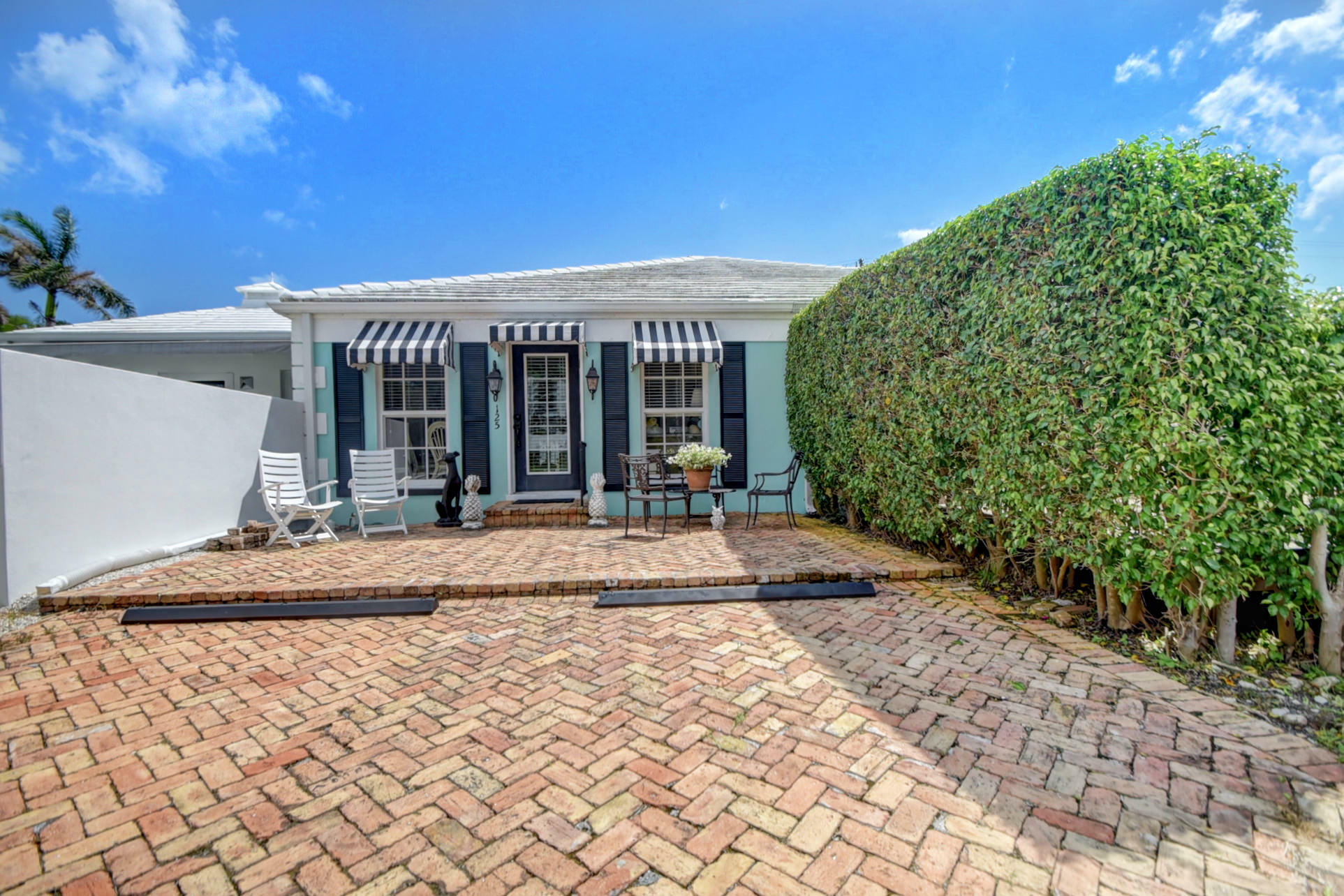 Property Photo:  125 Macfarlane Drive  FL 33483 