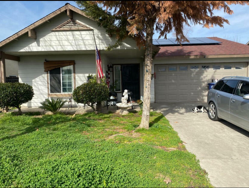 668 E Lakeview Avenue  Woodlake CA 93286 photo