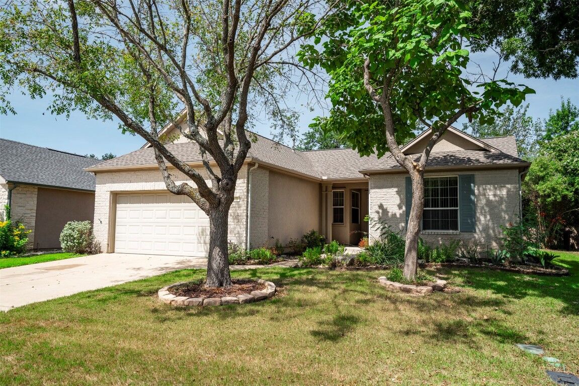 Property Photo:  219 Red Poppy Trail  TX 78633 