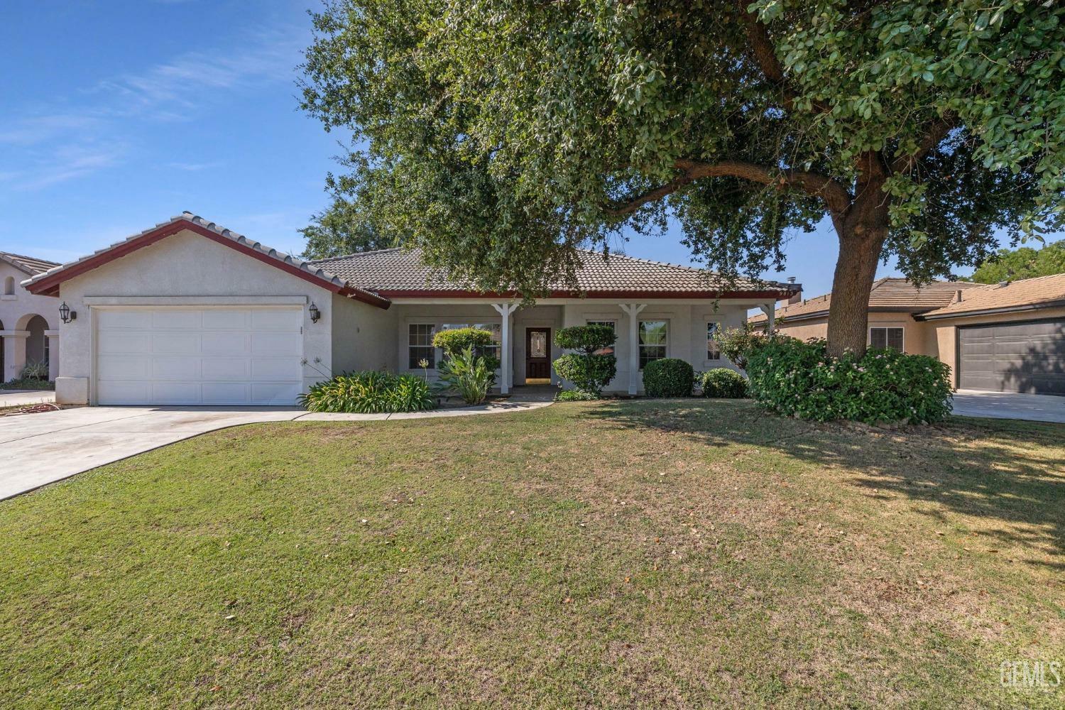 Property Photo:  9813 Valerio Court  CA 93312 