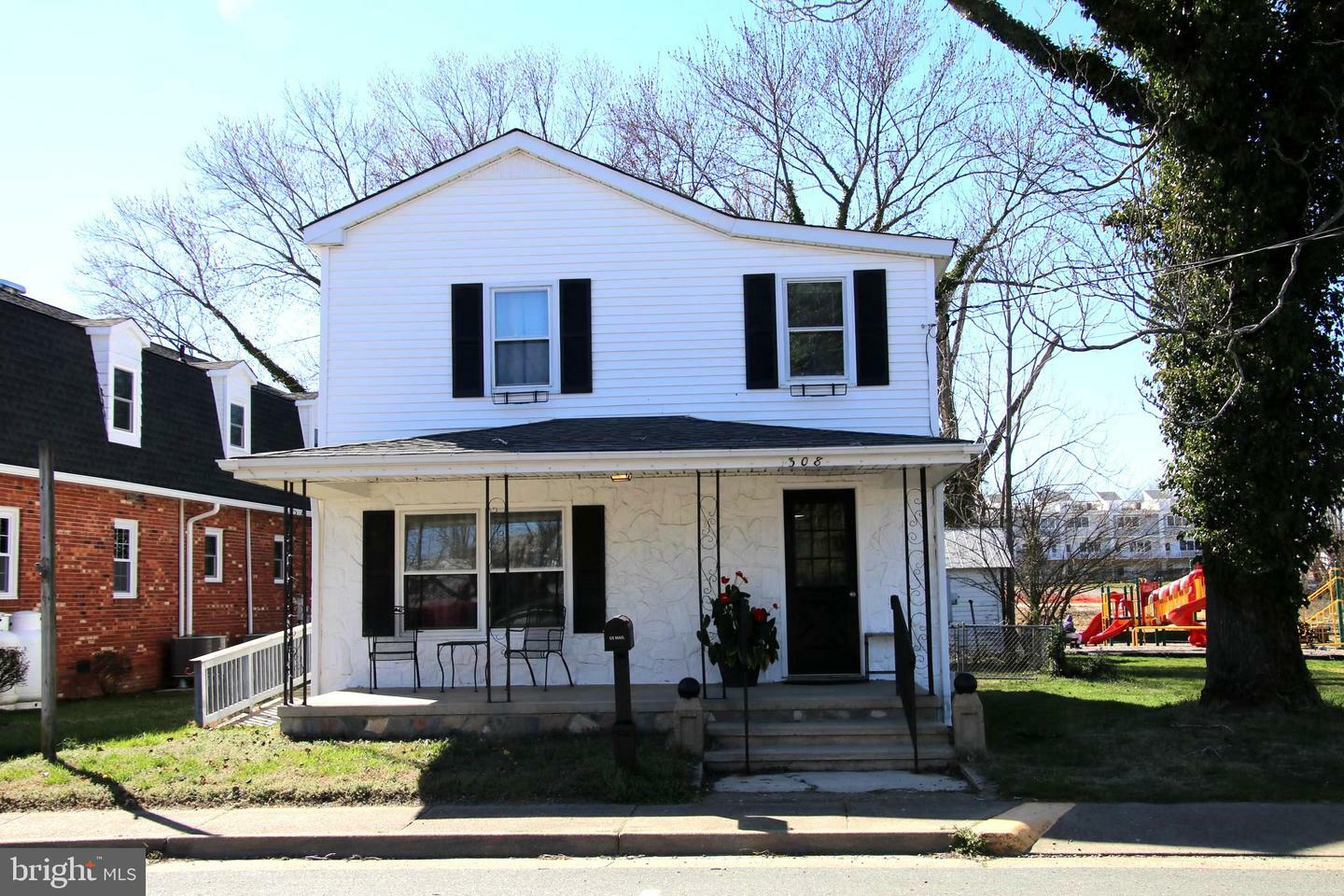 Property Photo:  308 Washington Avenue  VA 22443 