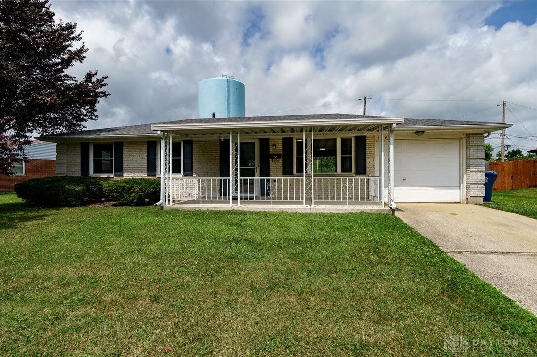 Property Photo: 6541 Stonehurst Drive OH 45424
