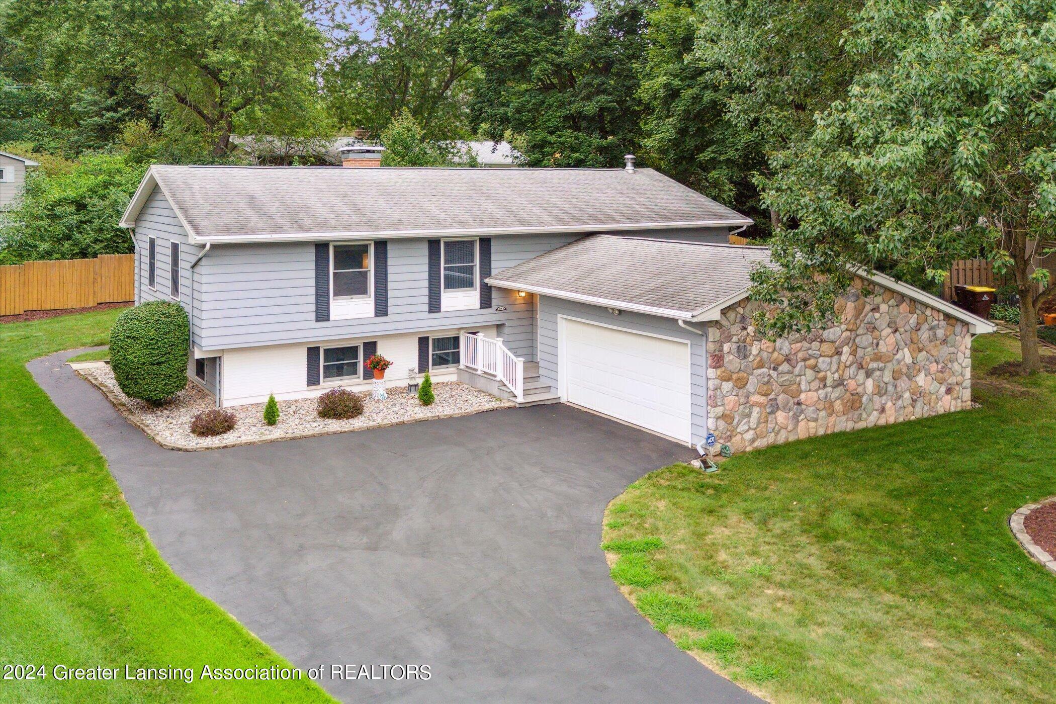 Property Photo:  4383 Stoneycroft Drive  MI 48864 