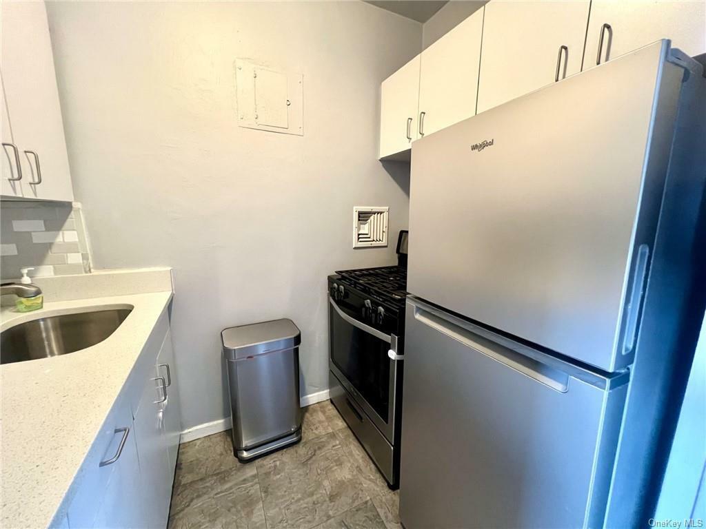 Property Photo:  333 Bronx River Road 717  NY 10704 