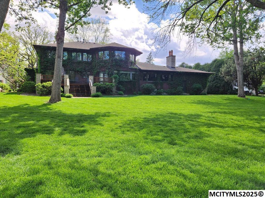 Property Photo: 125 N Crescent Dr IA 50401
