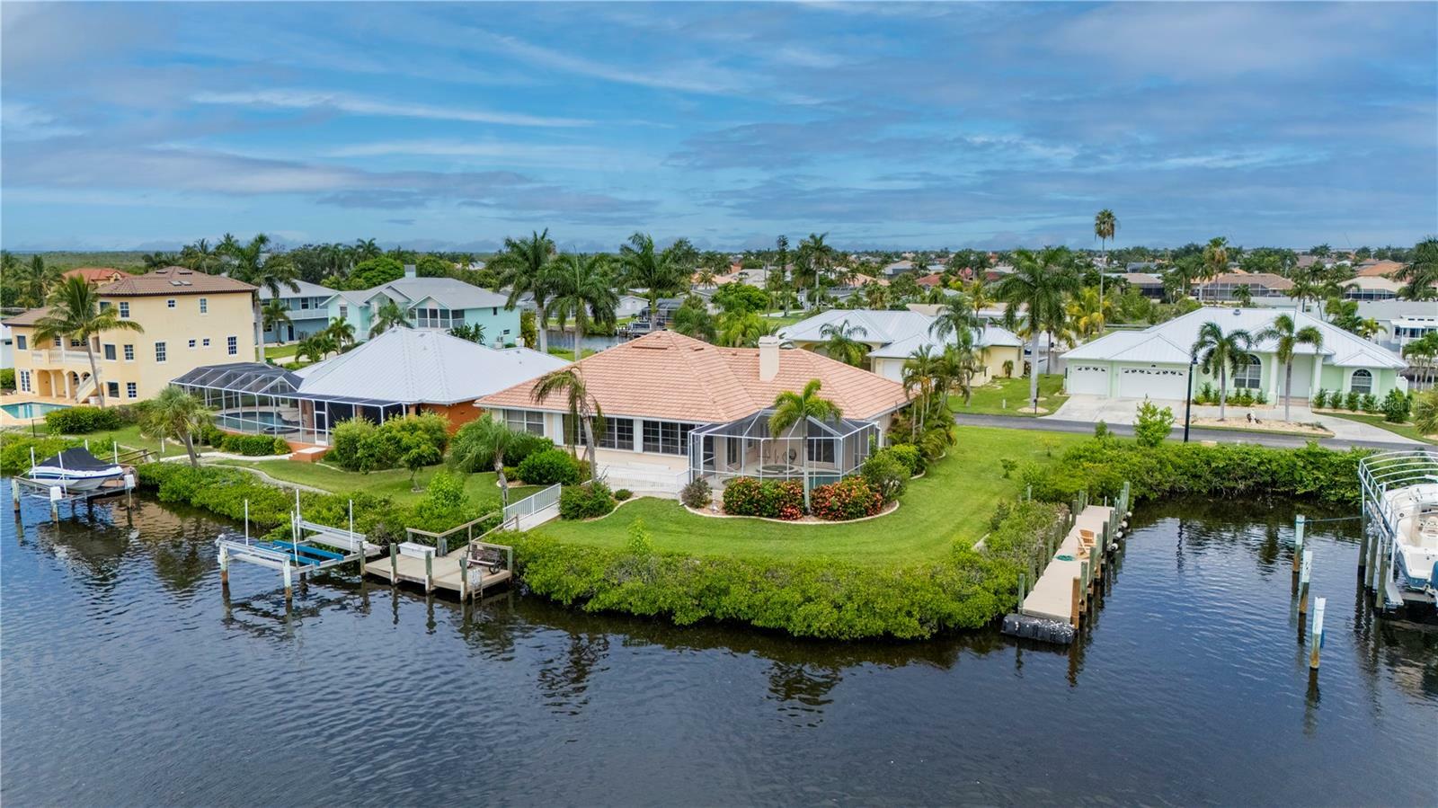 Property Photo:  5480 Sea Edge Drive  FL 33950 