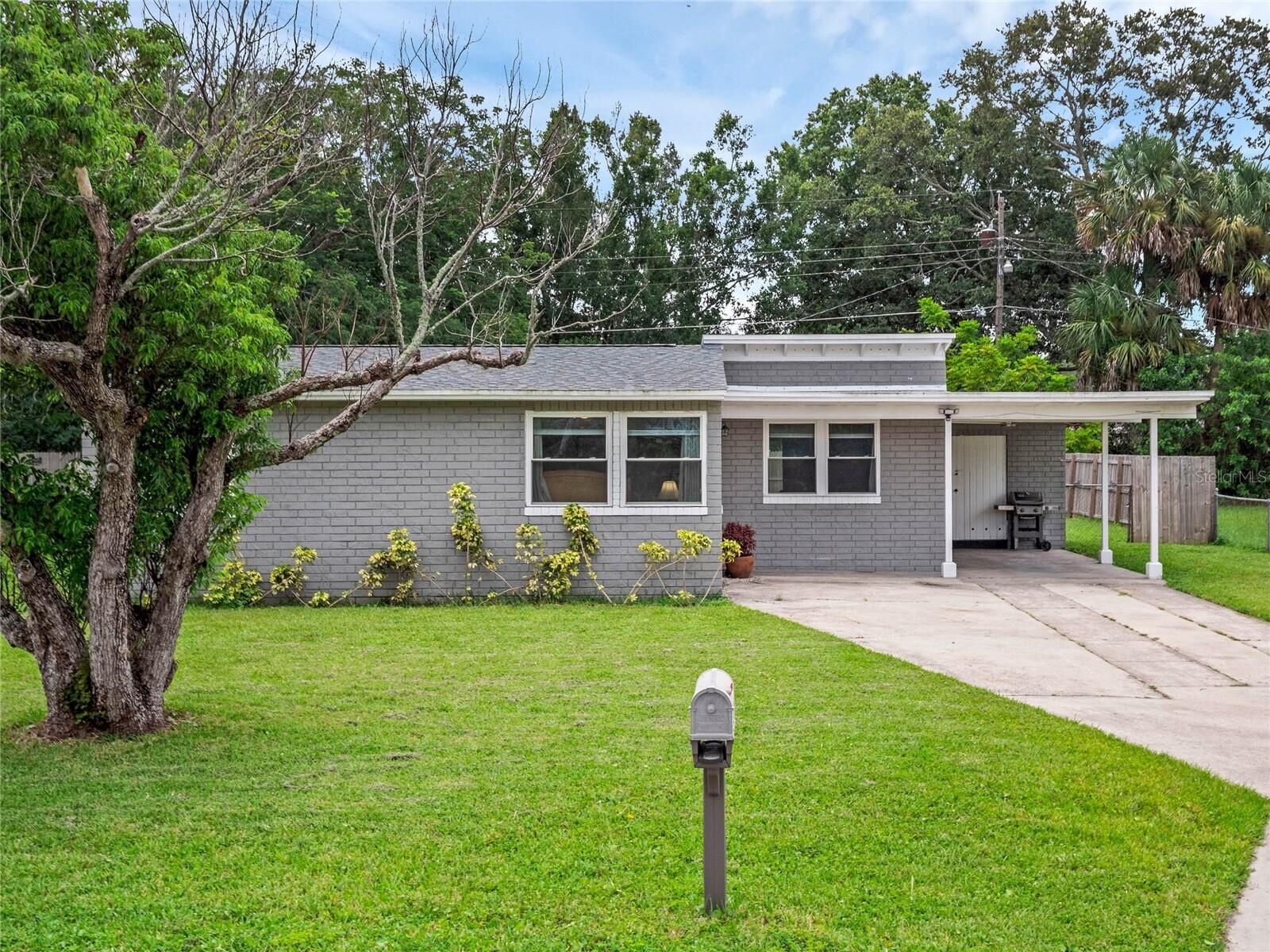 Property Photo: 1901 W 3rd Street FL 32771
