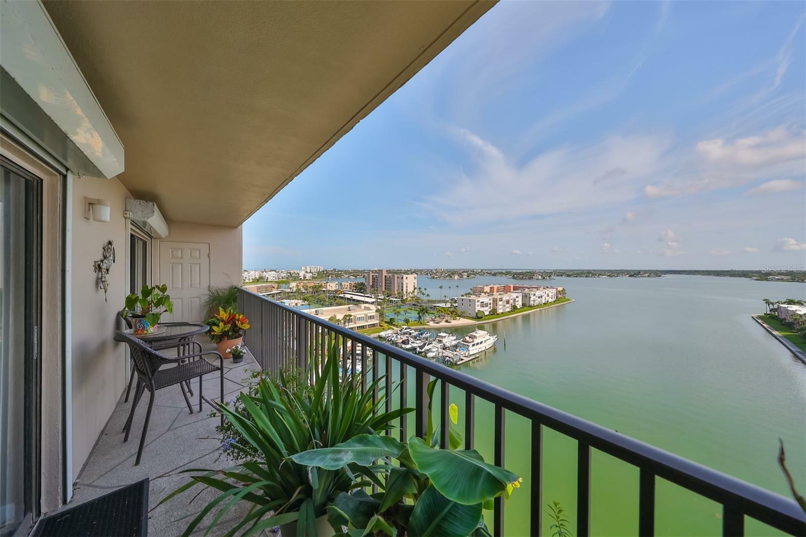 Property Photo:  7300 Sun Island Drive S 1102  FL 33707 