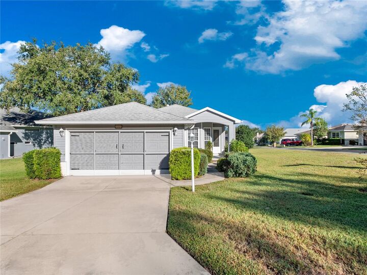 Property Photo: 20505 Queen Alexandra Drive FL 34748