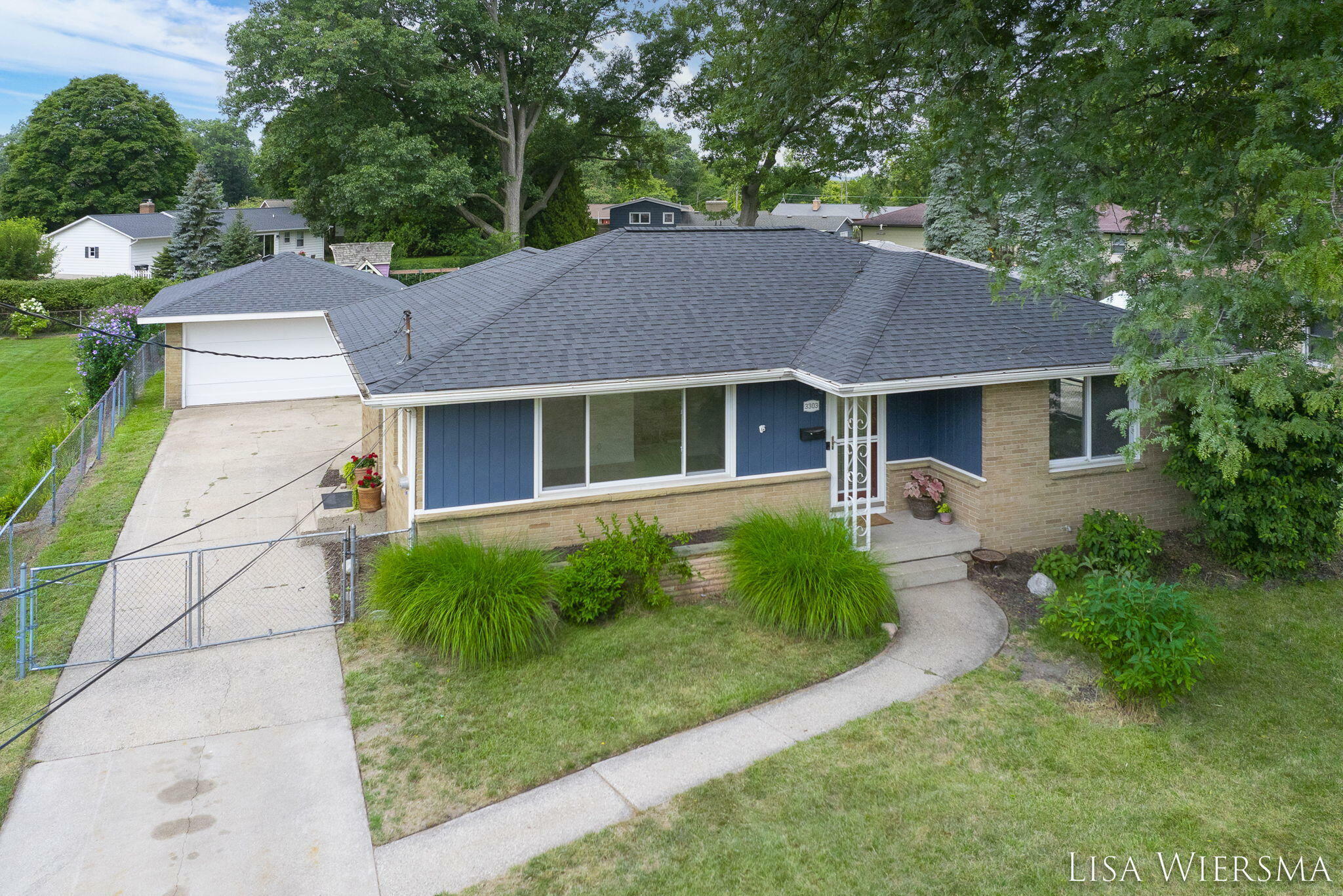 Property Photo:  3303 Boone Avenue SW  MI 49519 