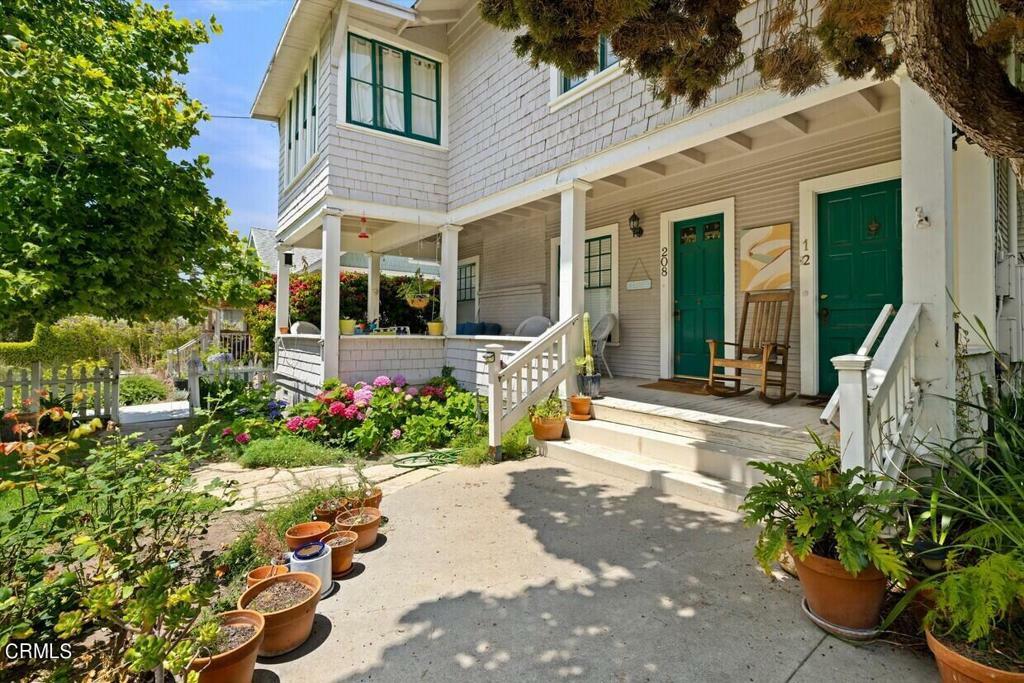 Property Photo: 208 W Arrellaga CA 93101