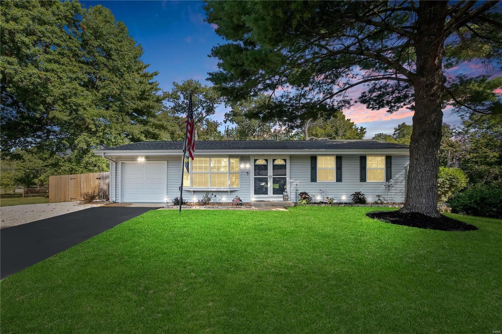 Property Photo: 812 Bordeaux Court MO 63011