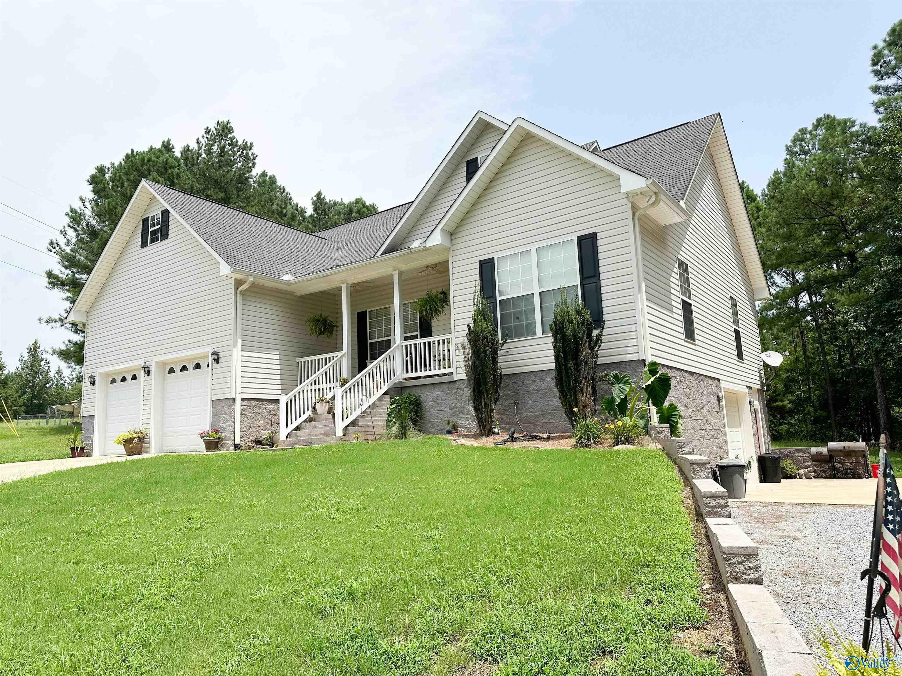 Property Photo:  455 Satterfield Lane  AL 35901 