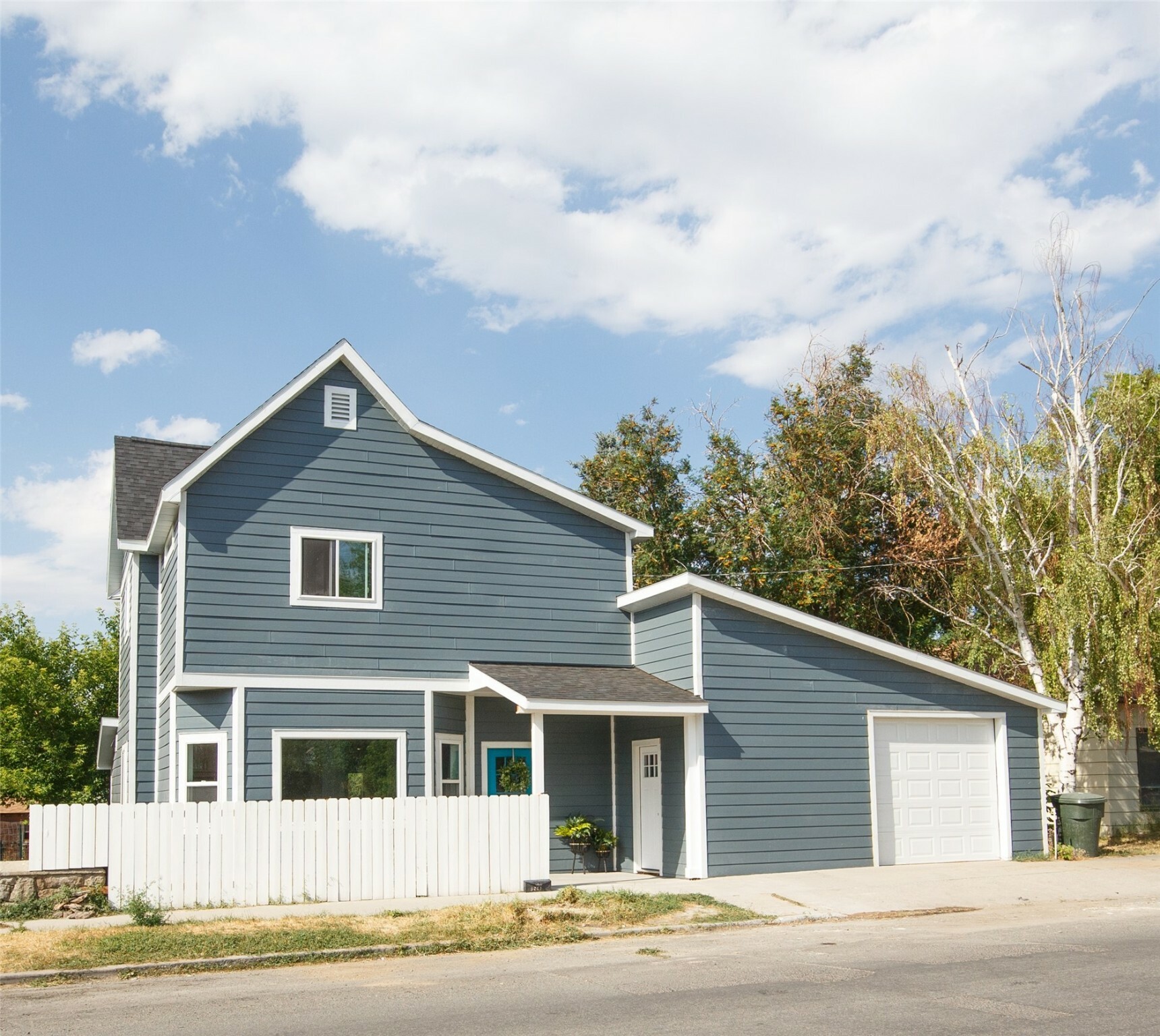 Property Photo:  1530 E Lyndale Avenue  MT 59601 