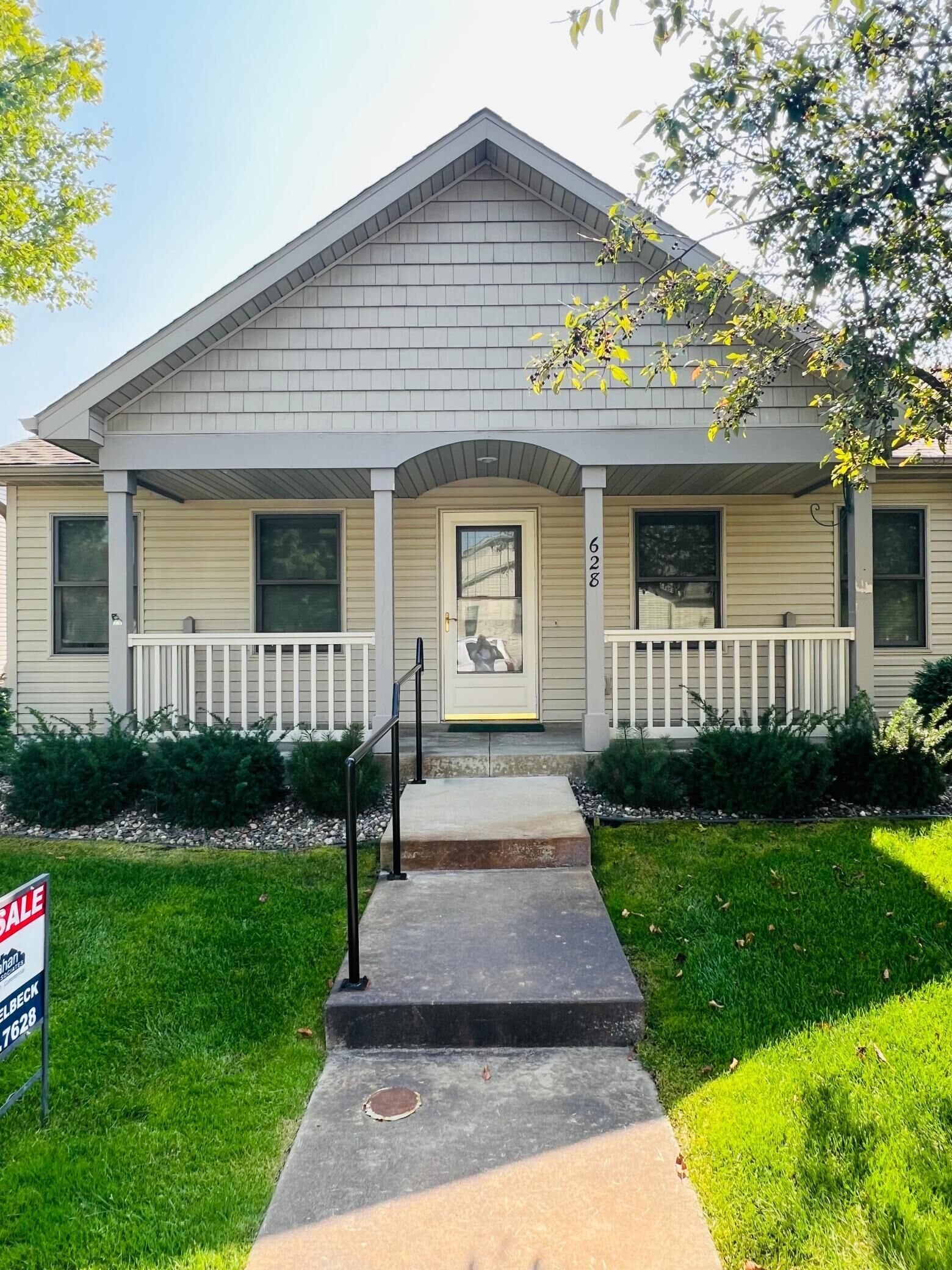 Property Photo:  628 6 1/2 Street  MN 55362 