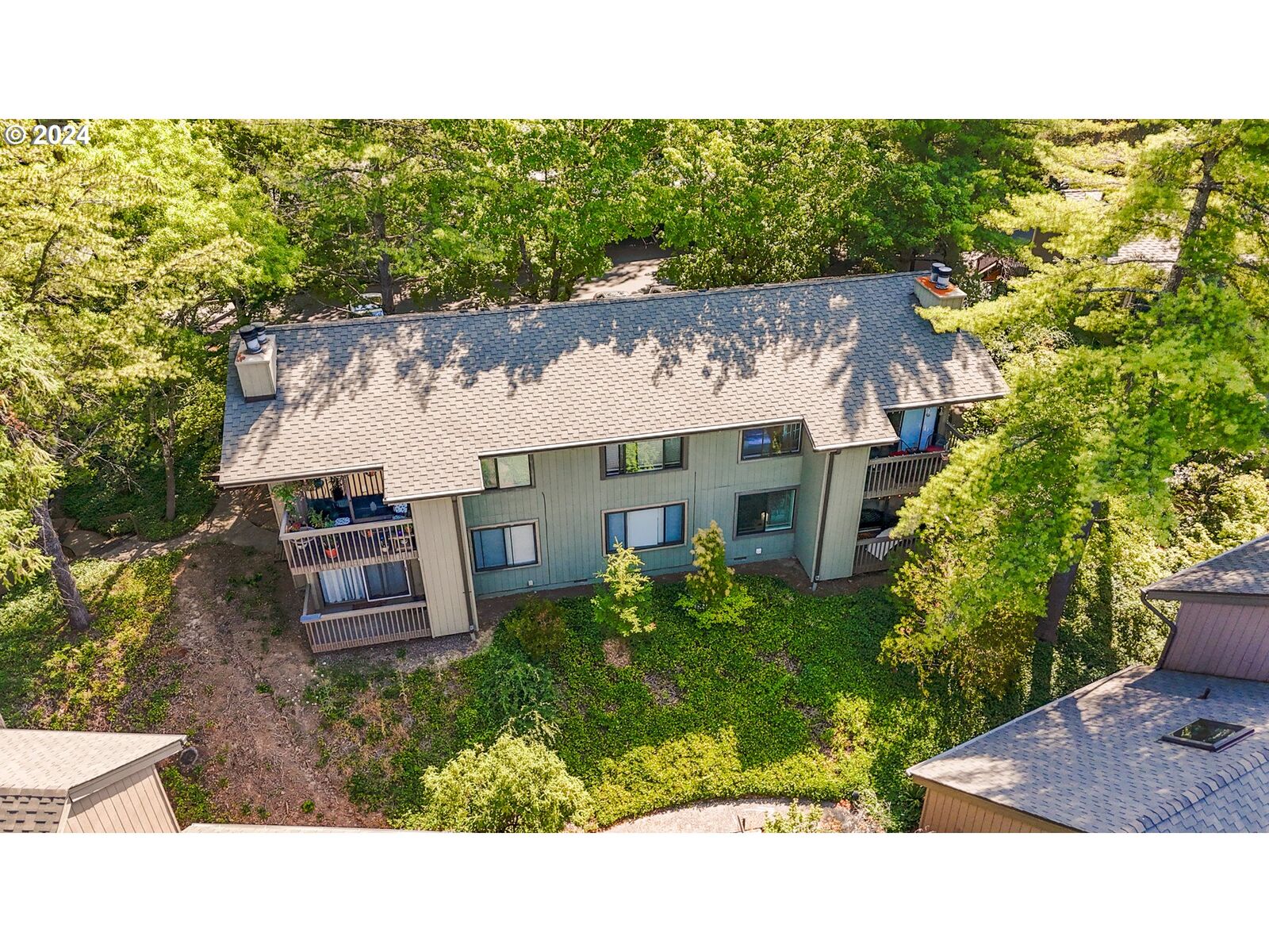 Property Photo:  7702 SW Barnes Rd  OR 97225 