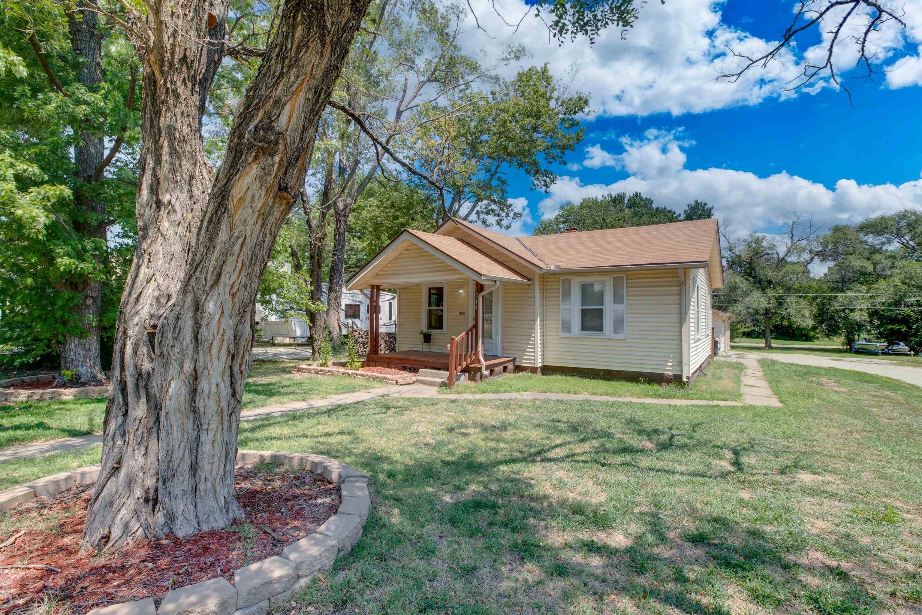 Property Photo:  1214 N Ohio  KS 67010 