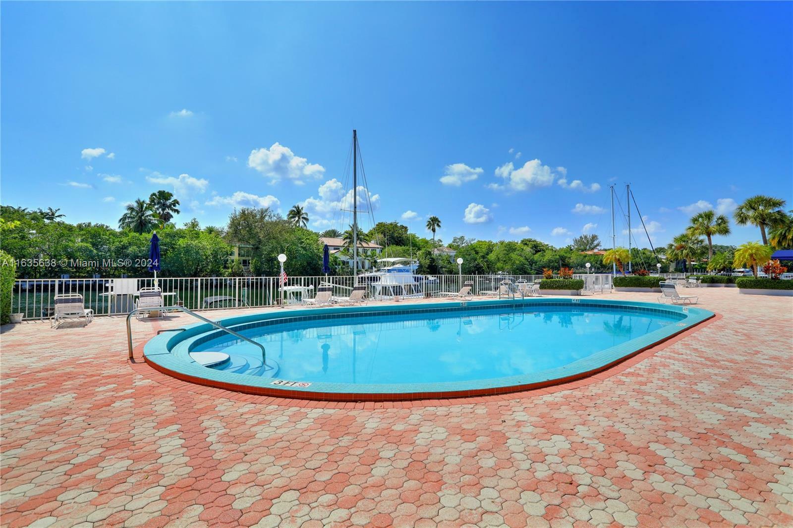 Property Photo:  100 Edgewater Dr 340  FL 33133 