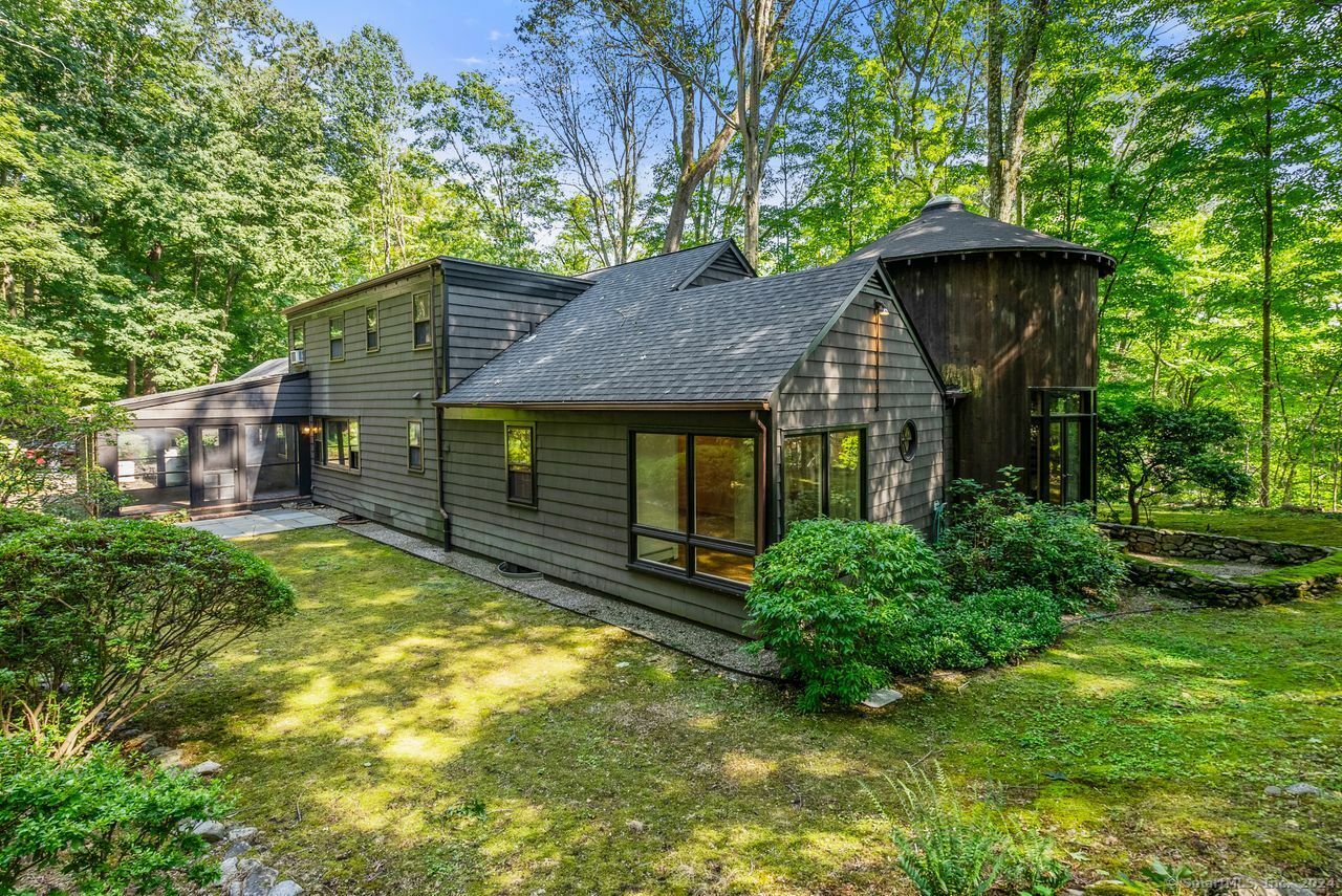 Property Photo:  11 Roaring Brook Road  CT 06612 