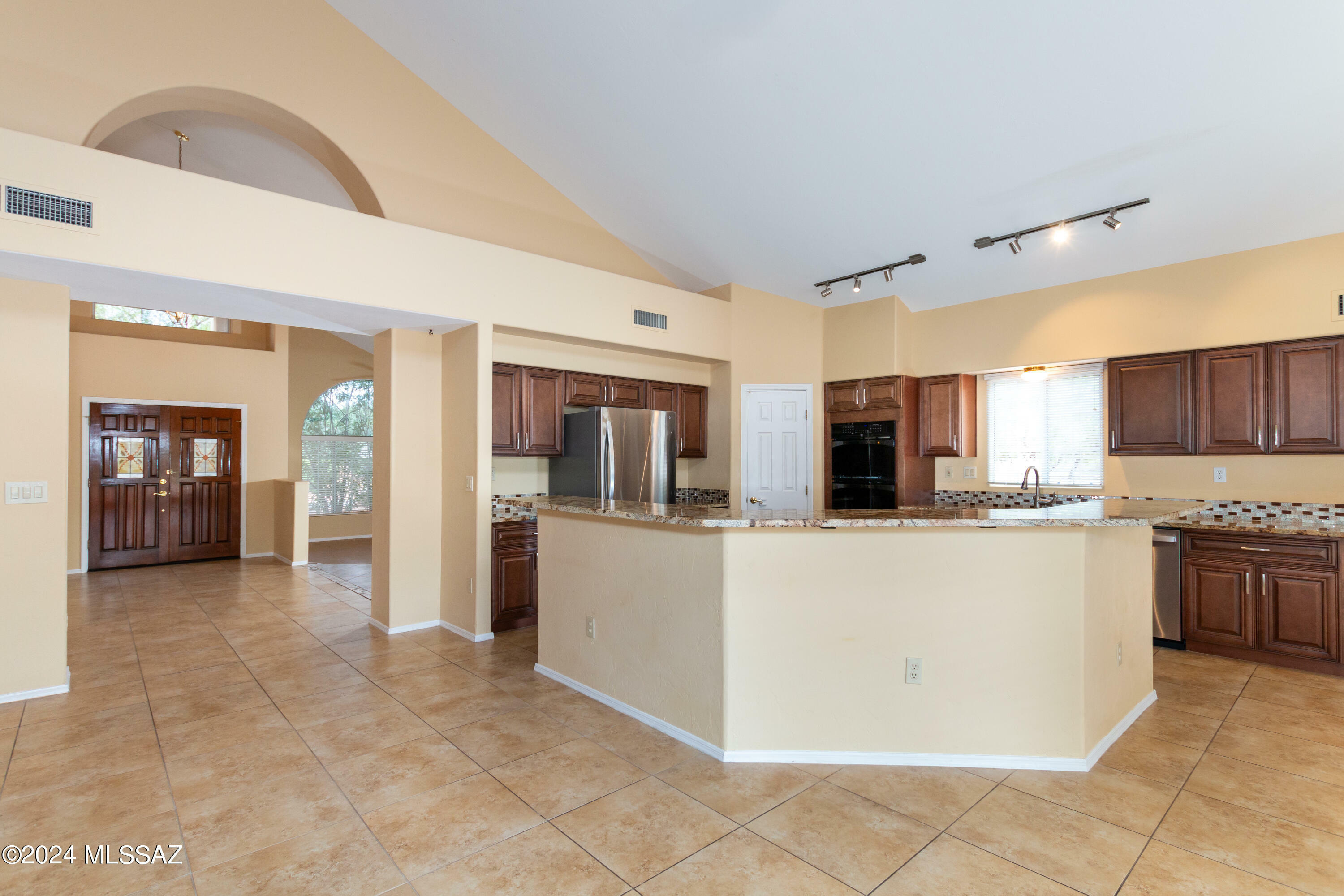 Property Photo:  10860 N La Quinta Drive  AZ 85737 