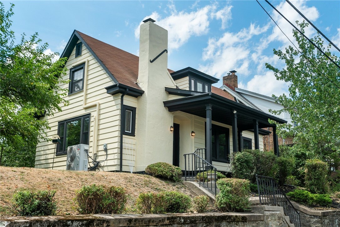 Property Photo:  464 Oneida Street  PA 15211 