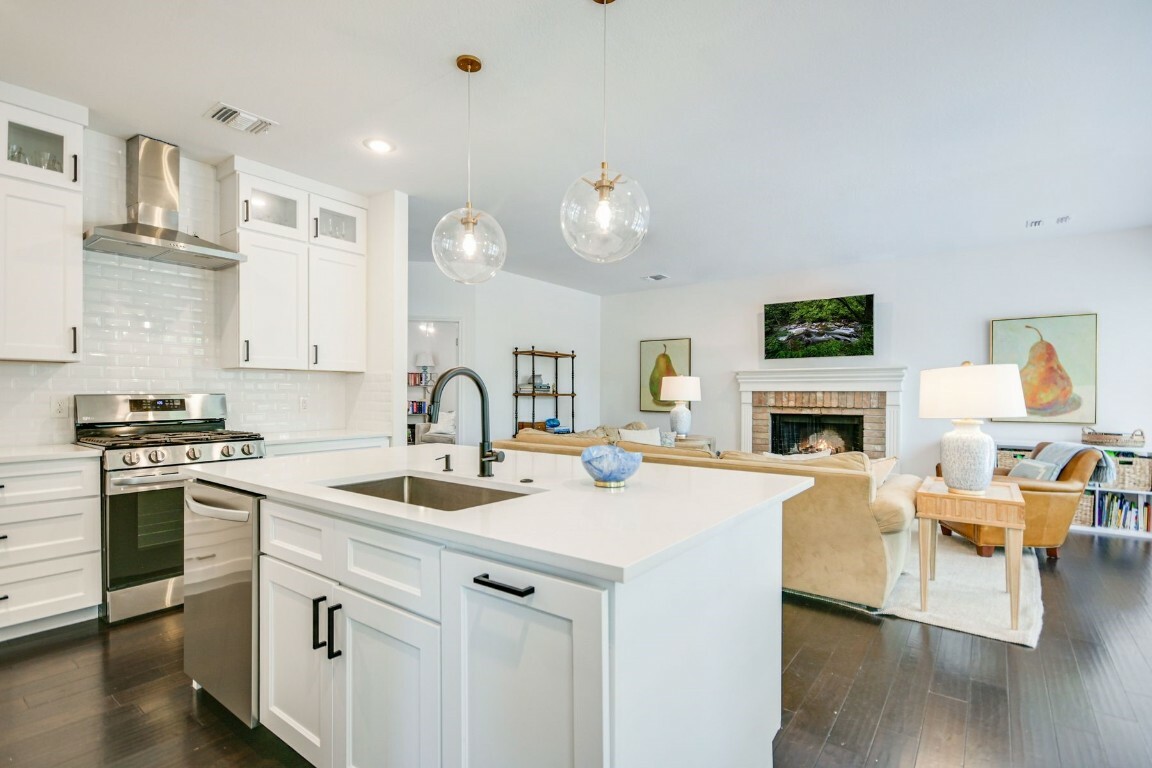 Property Photo: 3900 Dominion Cove TX 78759
