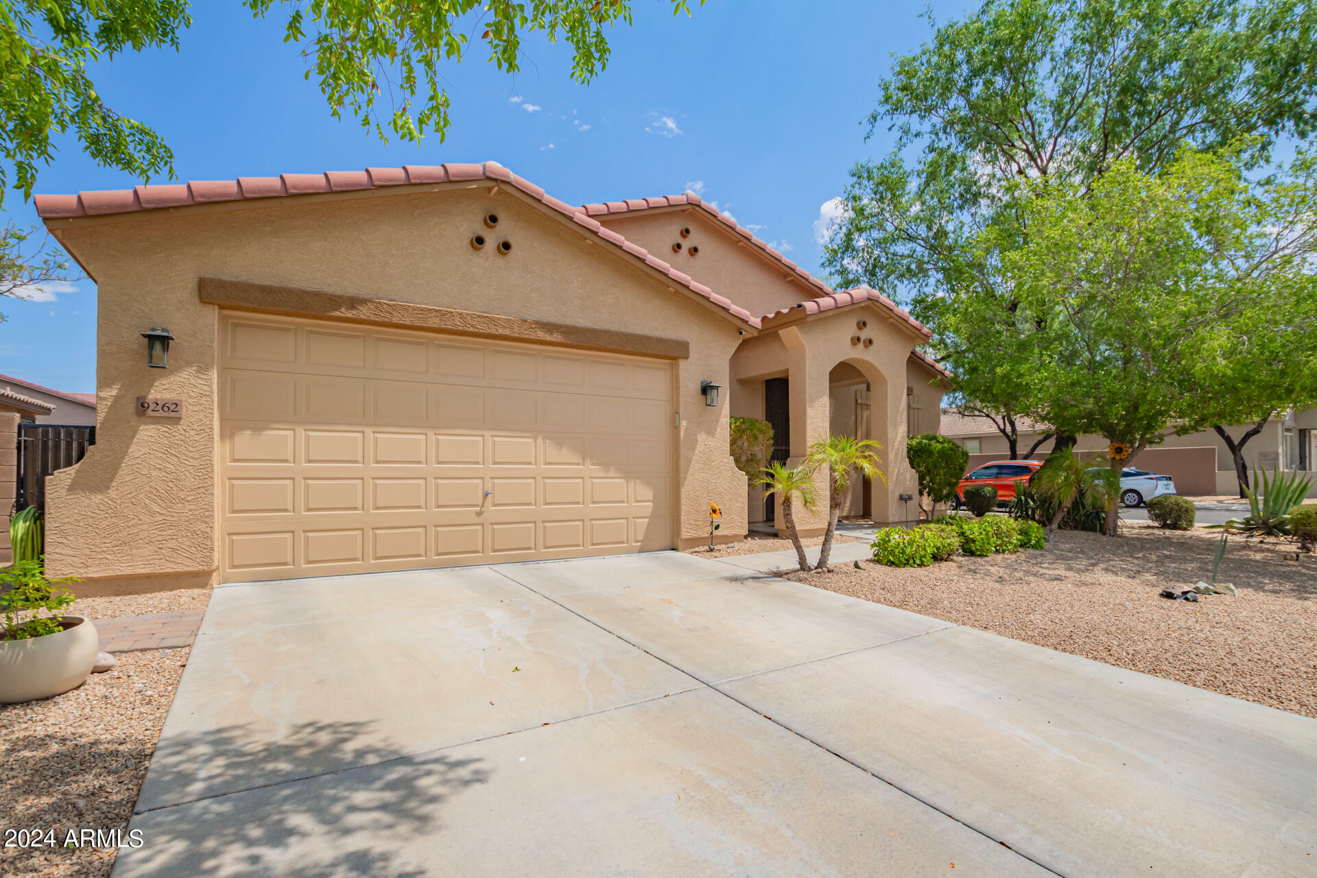 Property Photo:  9262 W Hedge Hog Place  AZ 85383 