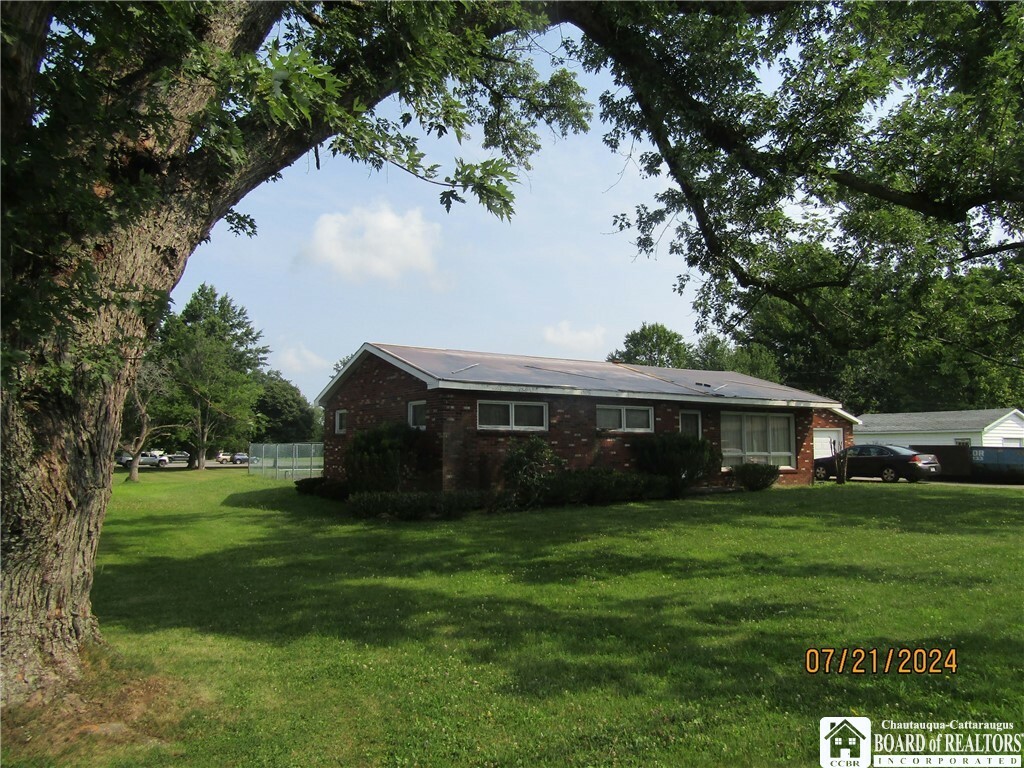 Property Photo:  113 Howard Street  NY 14063 