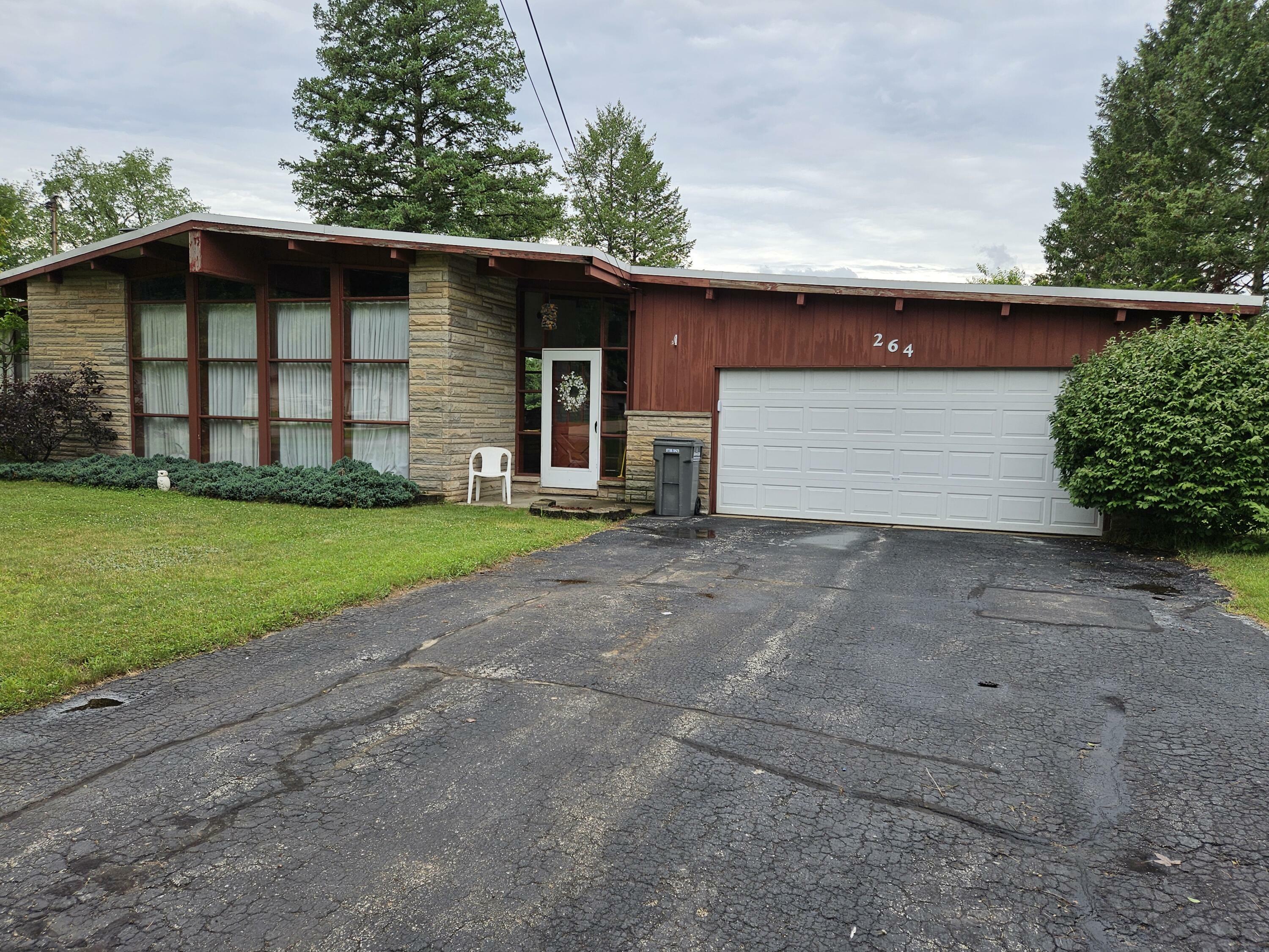 Property Photo:  264 Thelma Drive Drive  MI 49014 