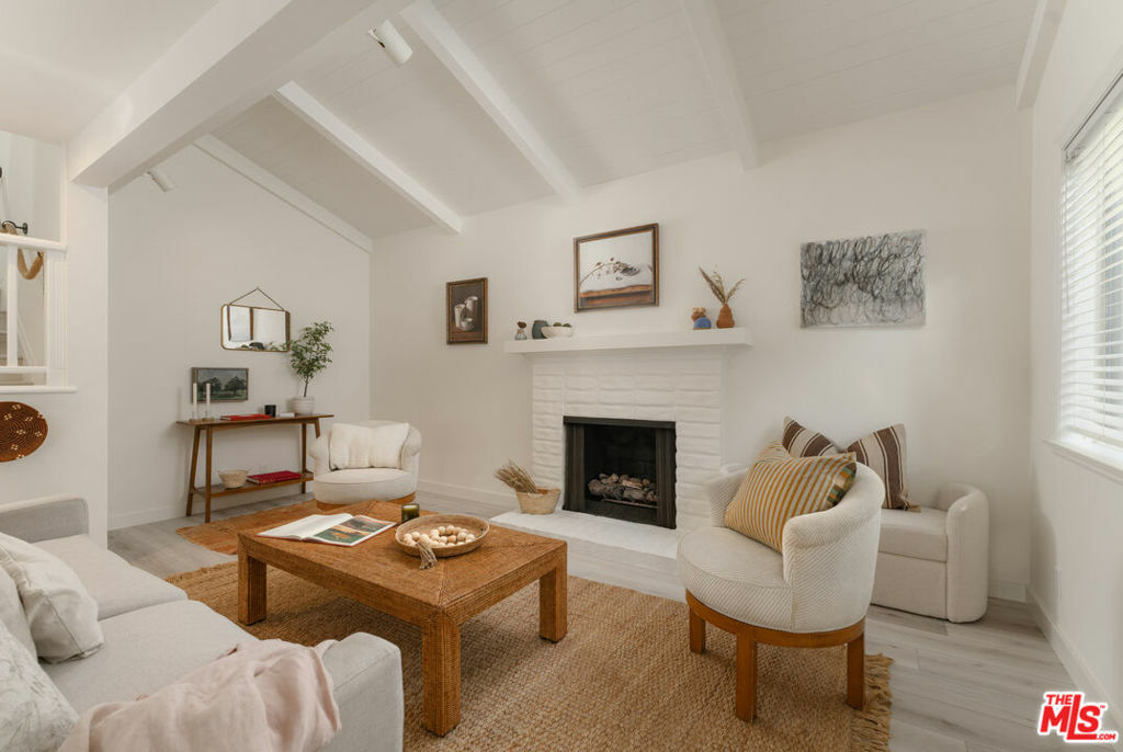 Property Photo:  1369 Danielson Road Unit A  CA 93108 