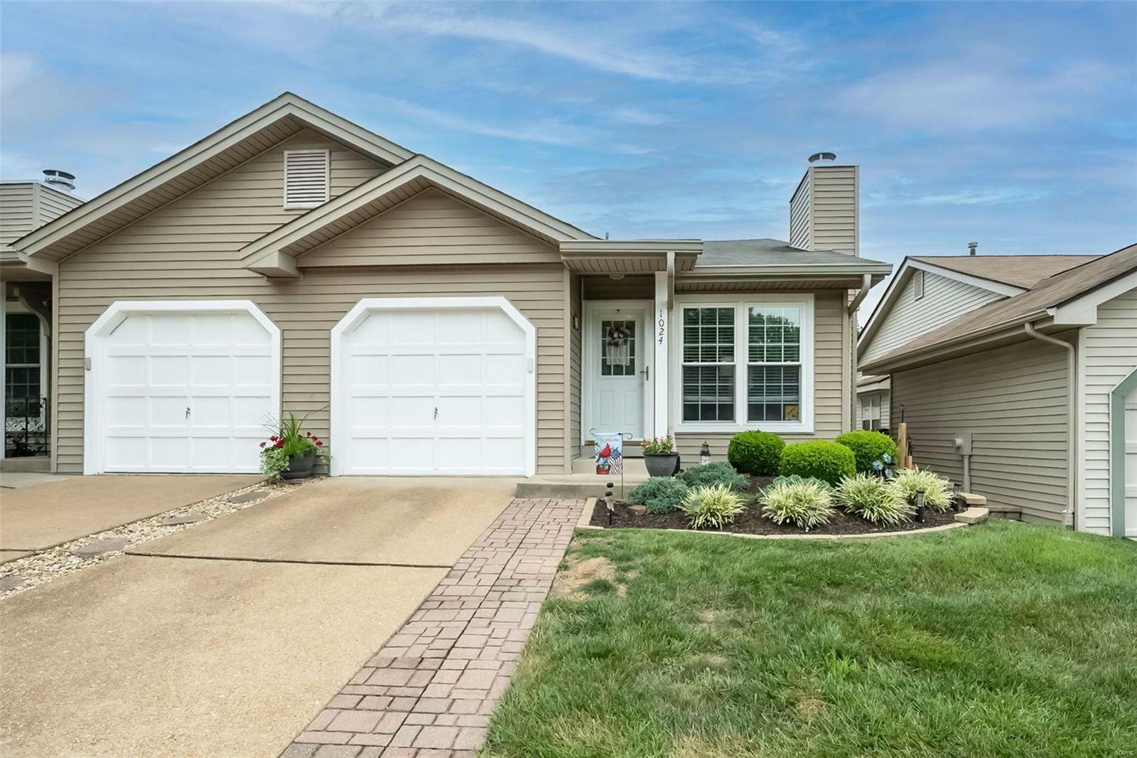 1024 Treetop Village Drive  Ballwin MO 63021 photo