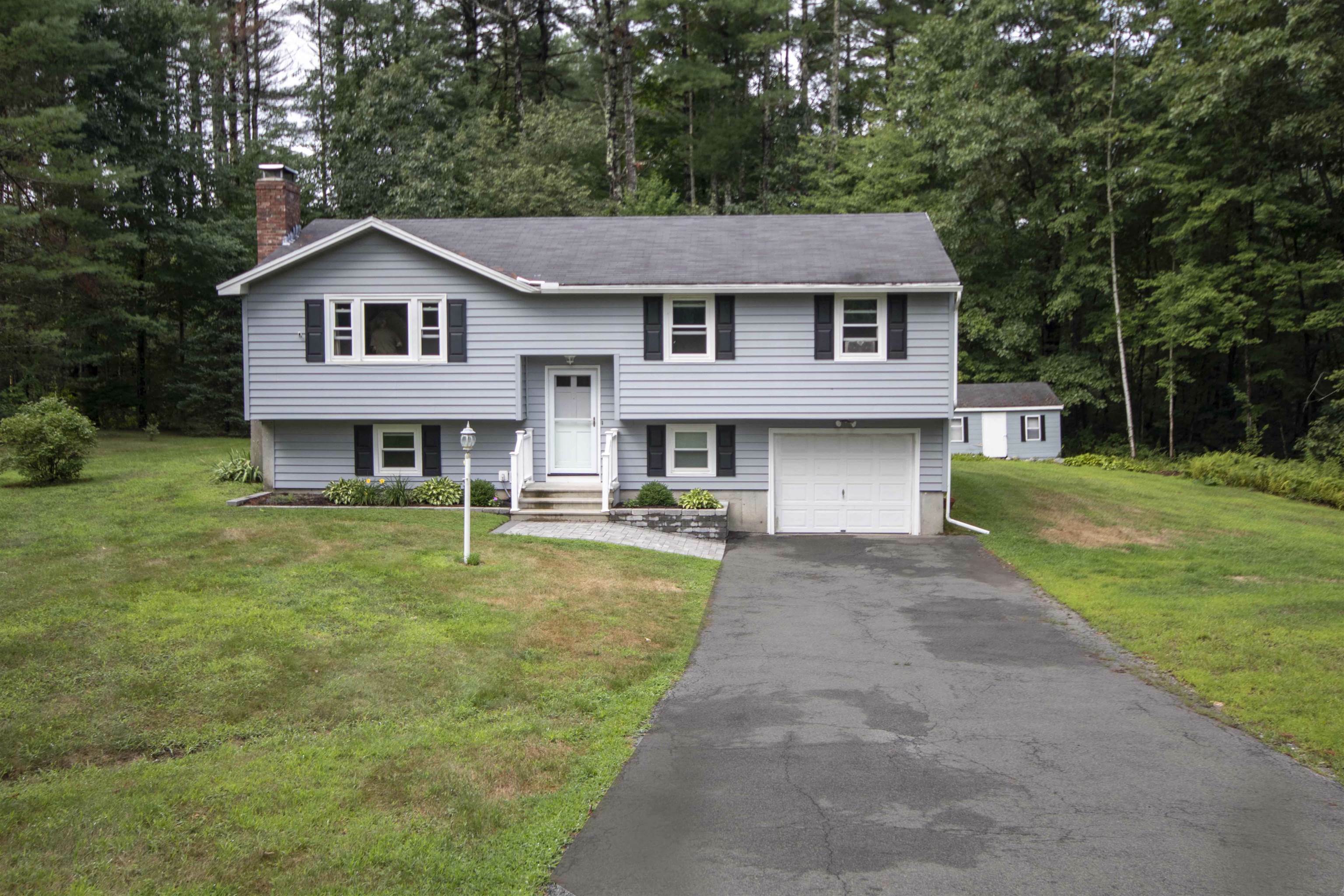 Property Photo:  3 Evergreen Circle  NH 03053 