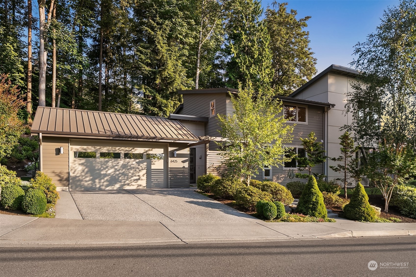 Property Photo:  6425 NE 129th Street  WA 98034 