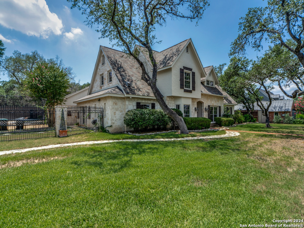 Property Photo:  200 Robledo Verde  TX 78232 