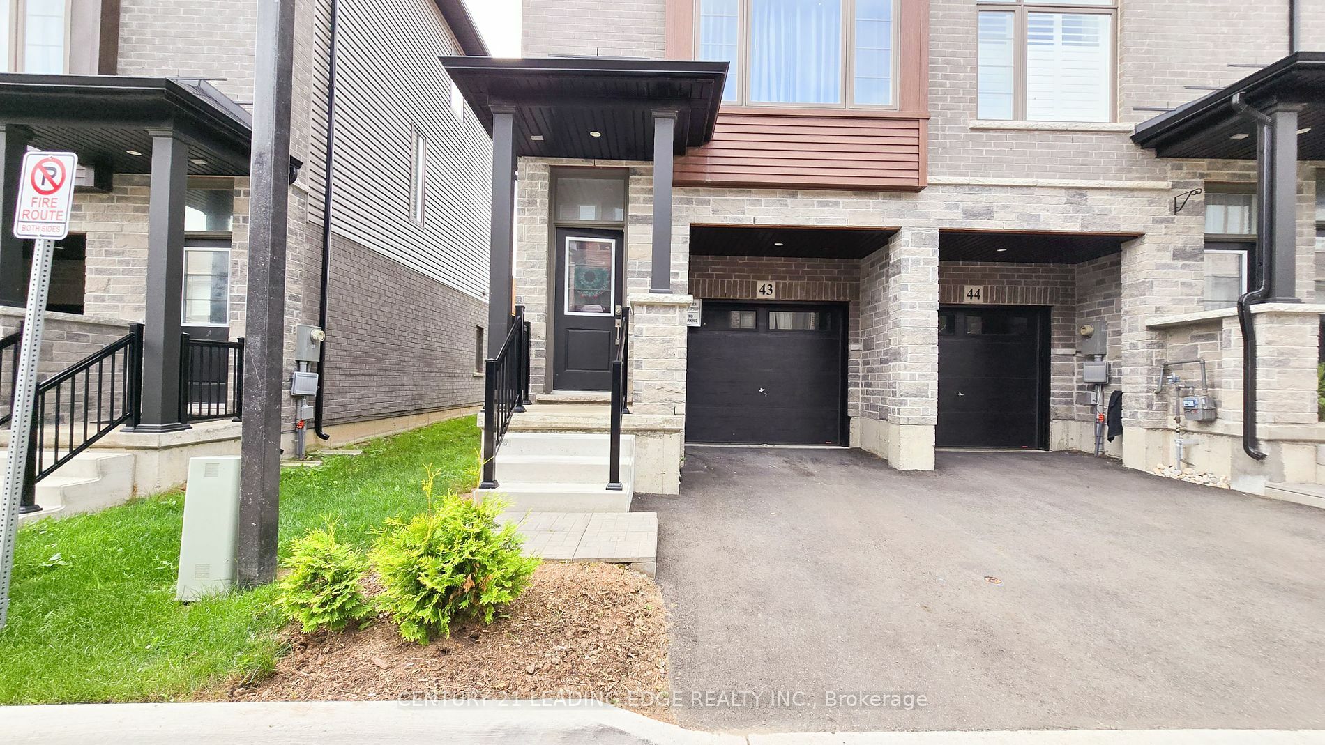 Property Photo:  5000 Connor Dr 43  ON L3J 0T4 