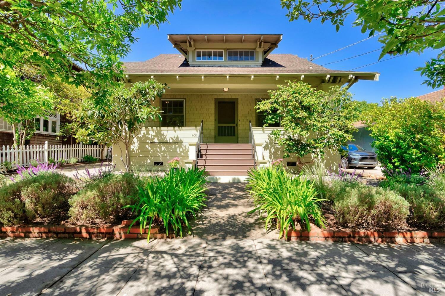 Property Photo:  405 D Street  CA 94901 